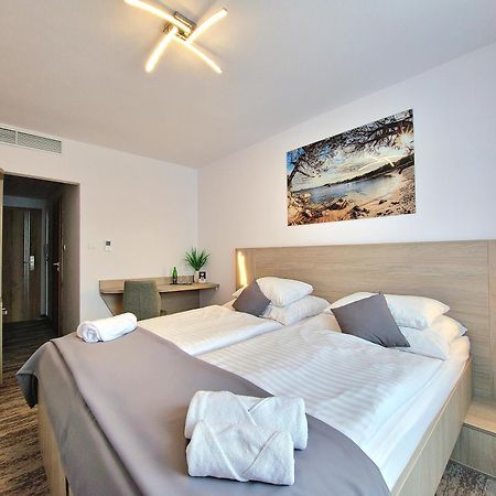 Hotel Crystal Kosice Exterior photo