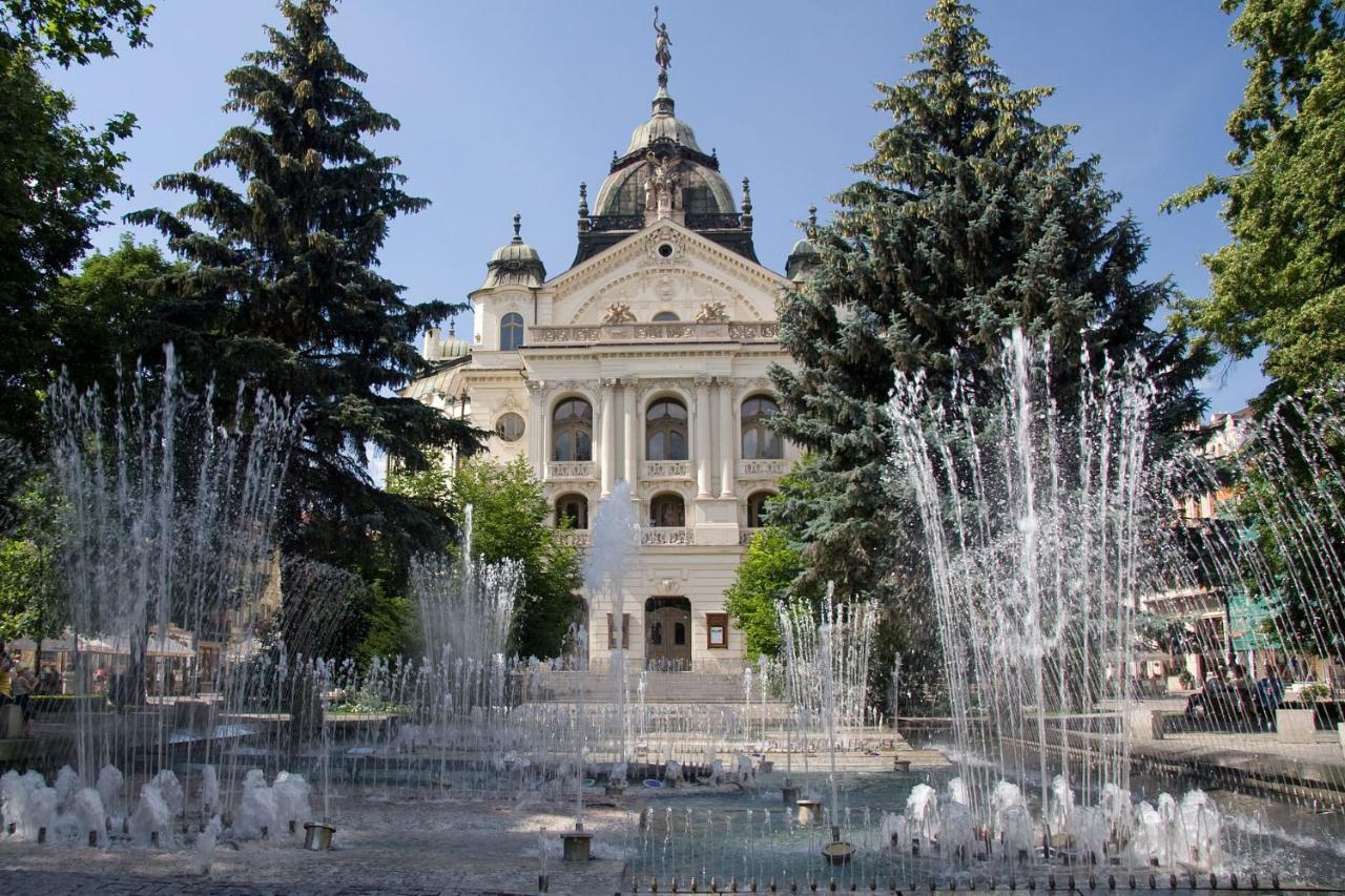 Hotel Crystal Kosice Exterior photo