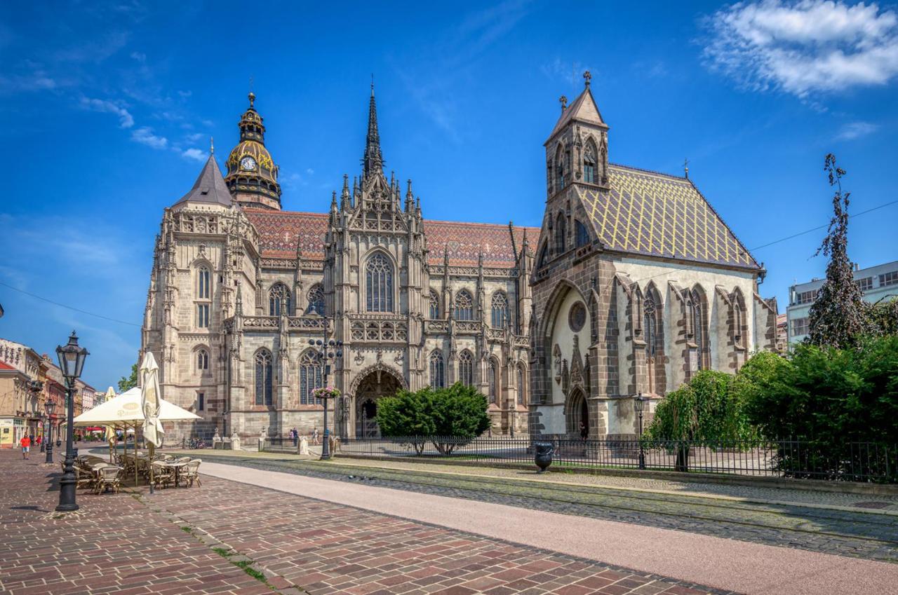 Hotel Crystal Kosice Exterior photo