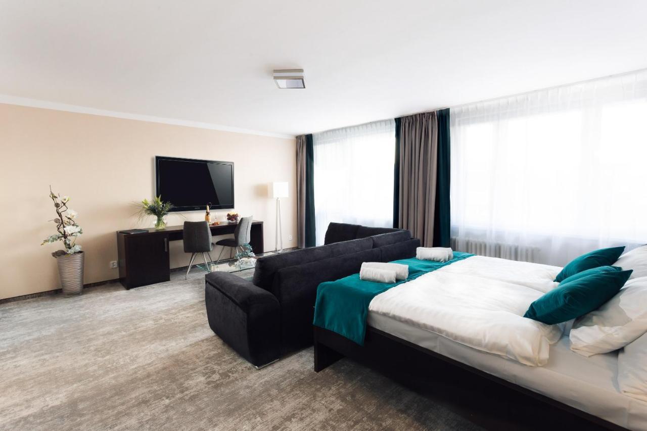 Hotel Crystal Kosice Exterior photo